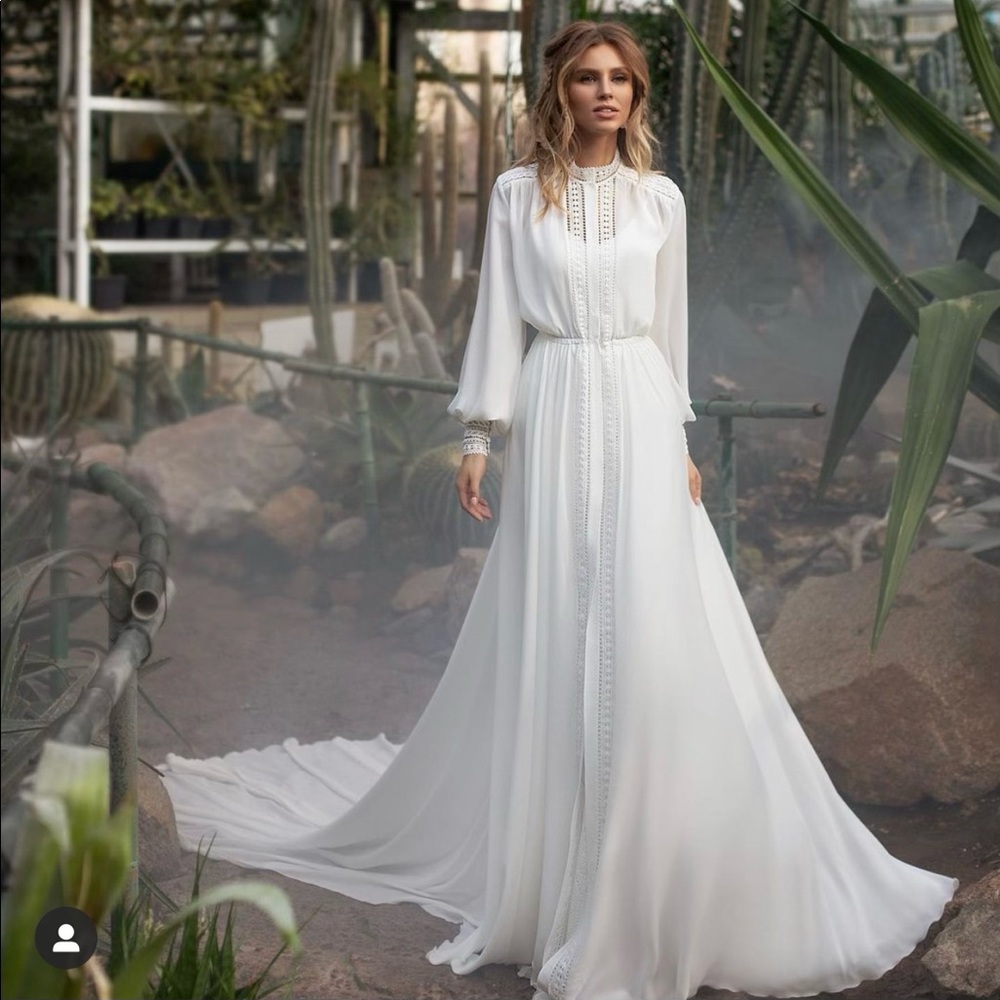 Wedding dress